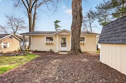 Moons Place at Lake Montcalm