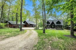 Rivers Edge Retreat-Hot Tub, Game Room, River View