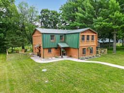 The Lazy Cast Lodge