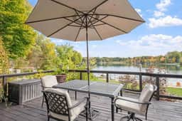 Tranquil Waters: Sauna, Hot Tub, Private Beach