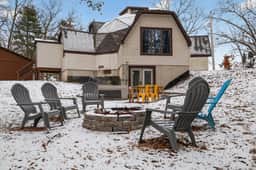 Geodome at the Lake: Hot Tub, Games, Sleeps 12!