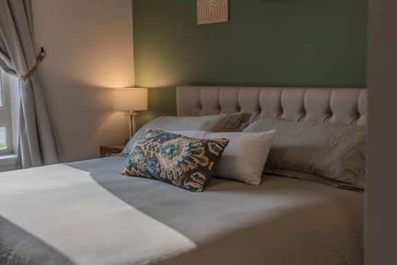 Sipped Away: King Beds, Walk in Closets - Image 1