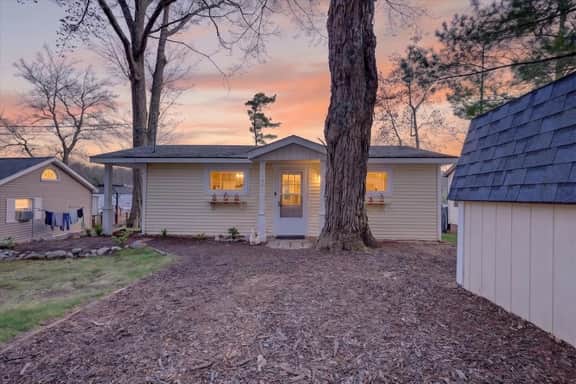 Moons Place at Lake Montcalm