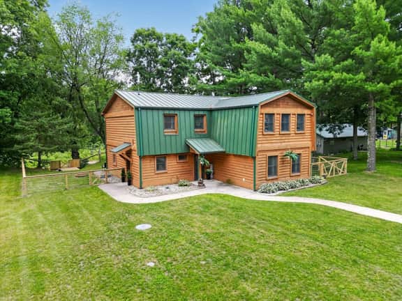 The Lazy Cast Lodge